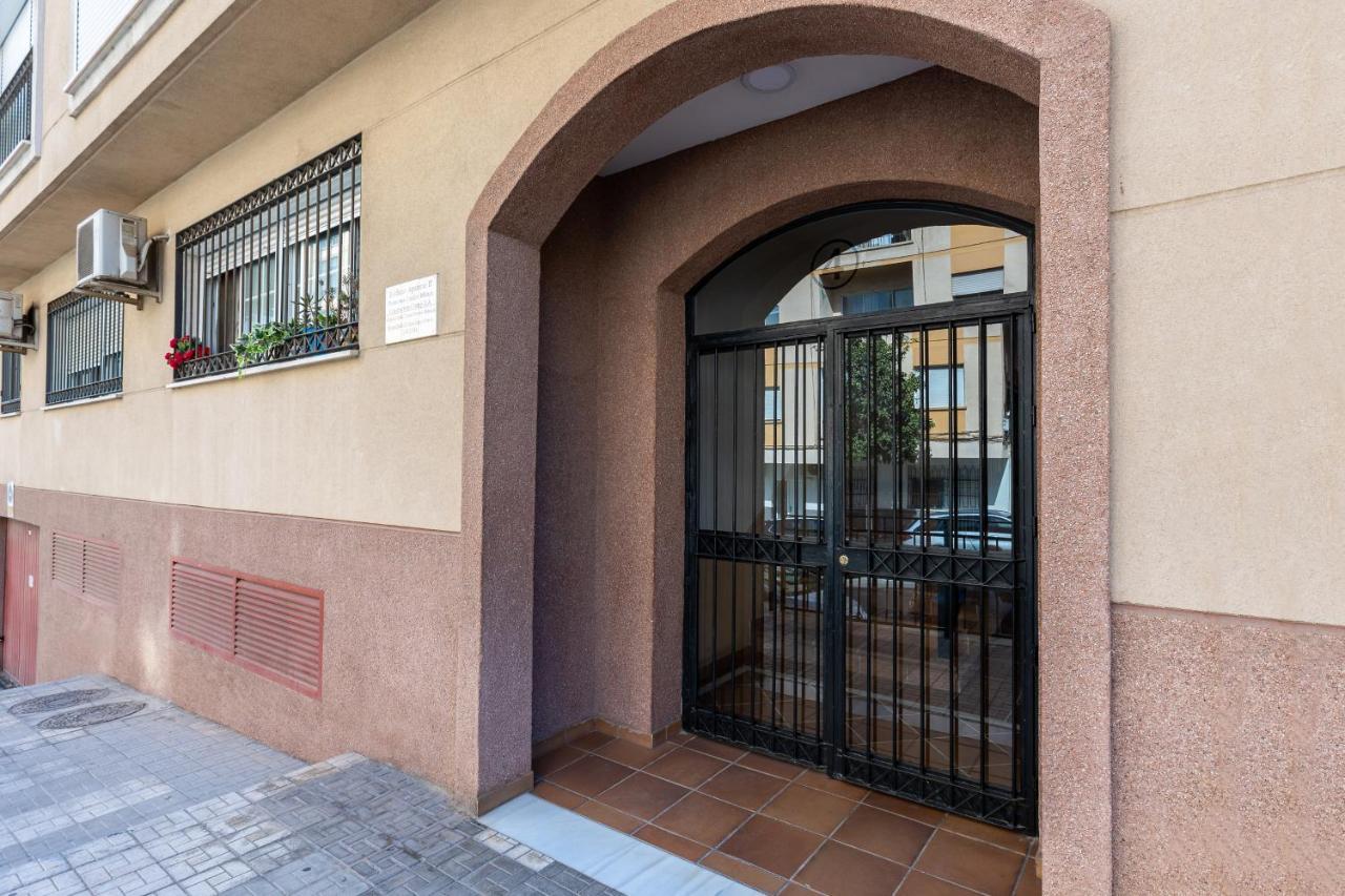 Holidays2Malaga Capuchinos French Balconies, Private Parking, Wifi & Air Con Exteriör bild